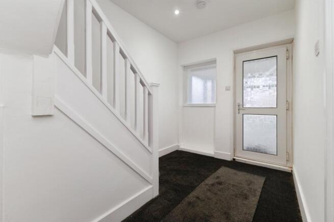 4 bed Detached for sale Image 5