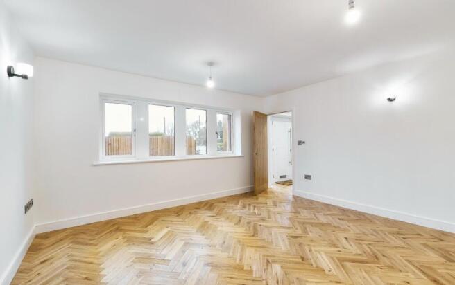 4 bed Detached for sale Image 6