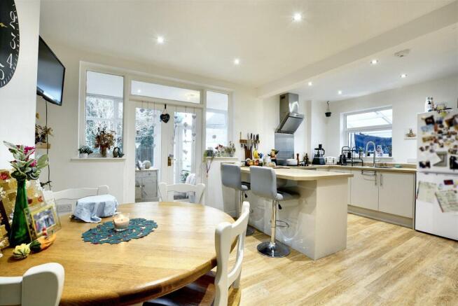 Kitchen Diner_3.jpg