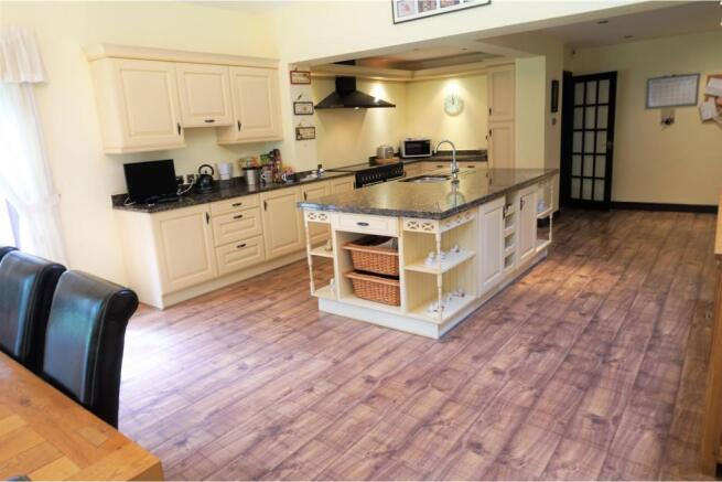 Kitchen / Breakfast