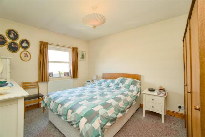 3 bed Link Detached House for sale Image 10