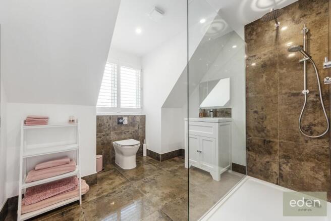 EN SUITE