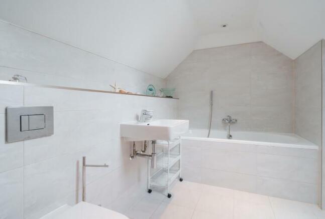 Bedroom 2 Ensuite