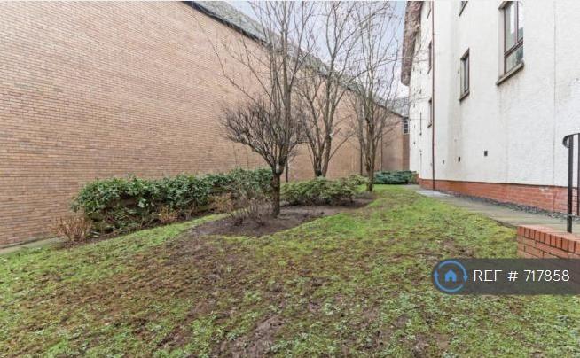 Shared Garden & Bin Area