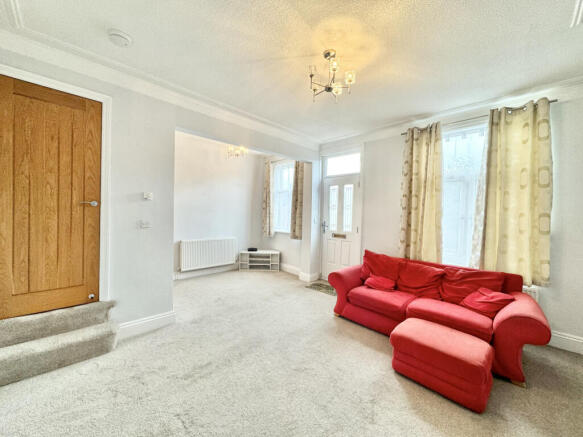 2 bed Terraced to rent Image 5