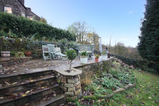 Ivy Cottage - Outside pt2.JPG