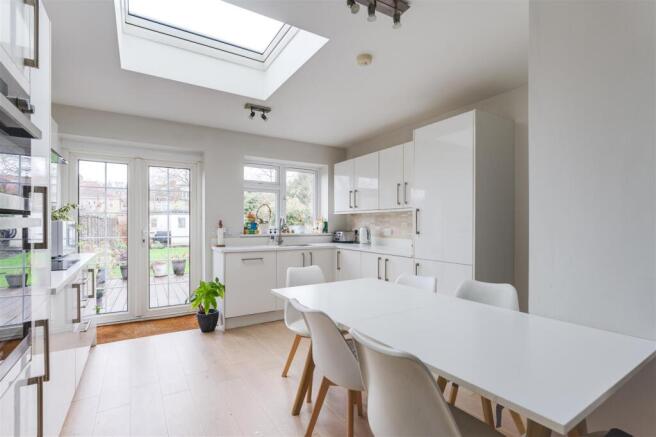 49 Coningsby Gardens-7.jpg