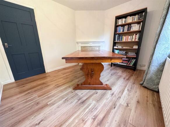 FORMAL DINING ROOM