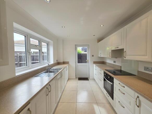 Bouvel Drive, Burnham-On-Crouch, Essex photo 5