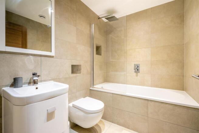 2 bed Apartment to rent Image 5