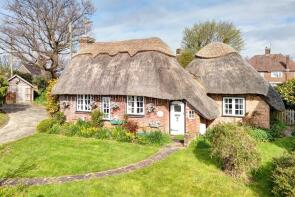 The Old Thatch, Hawkswood Road, Hailsham BN27 1UG
