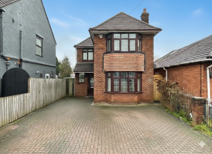 Waller Avenue, Luton, Bedfordshire, LU4 9RR