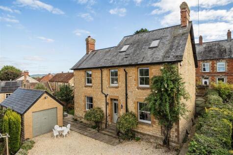 Middle Path, Crewkerne