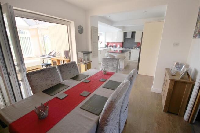 Open Plan Kitchen & Dining Room
