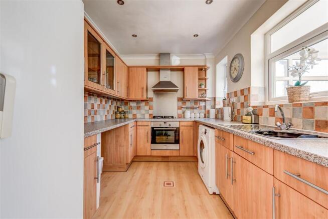 3 bed Semi-Detached for sale Image 9