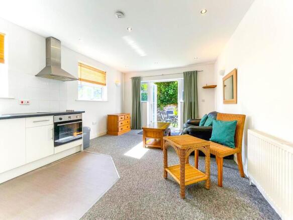 6 undecliff lounge k