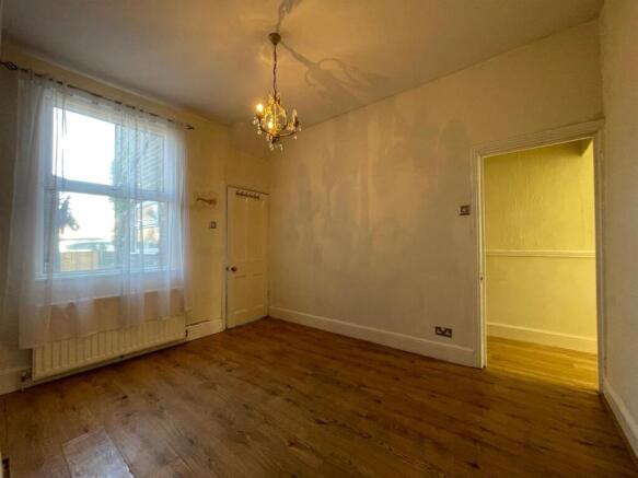 2 bed House for sale Image 4
