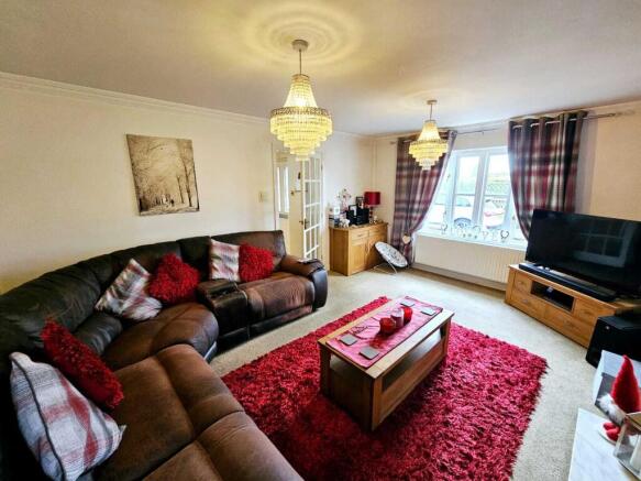 4 bed Detached for sale Image 4
