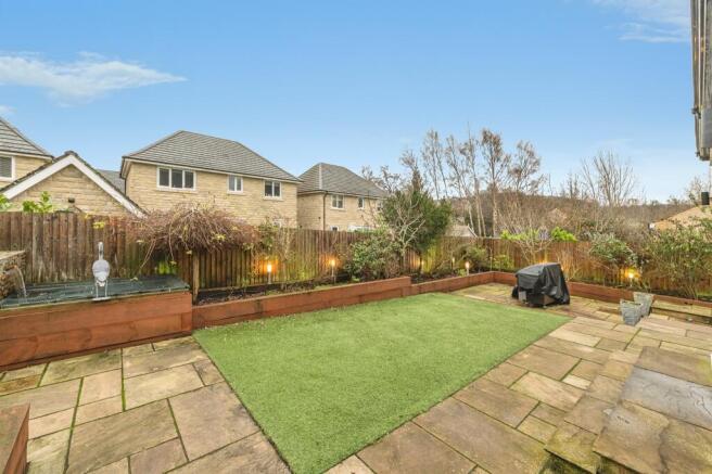 4 bed Detached for sale Image 6