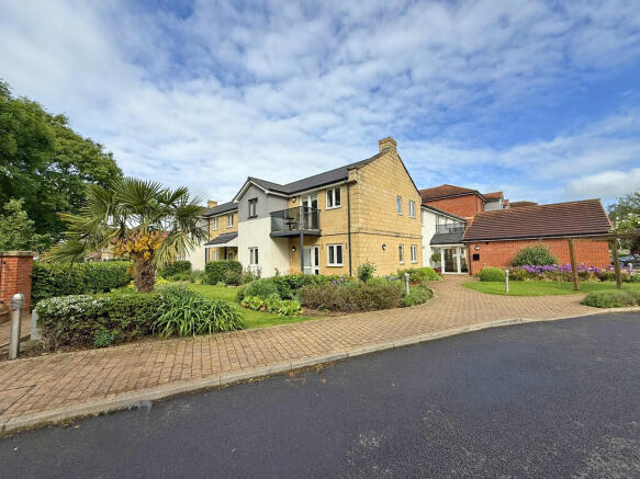 1 bed Ground Flat for sale Image 10