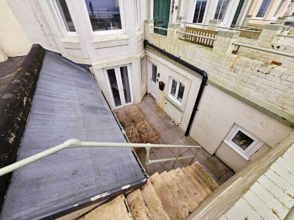 2 bed Flat for sale Image 9