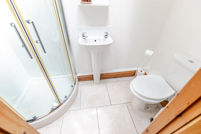 4 bed Terraced for sale Image 9