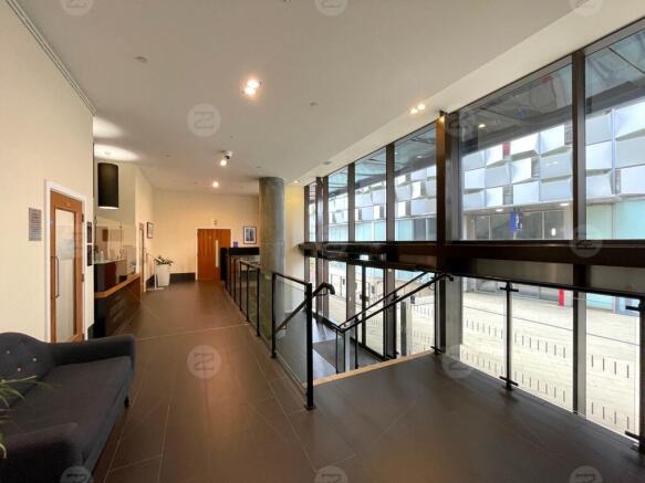 2 bed Apartment to rent Image 9