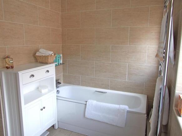 BATHROOM-PHOTO