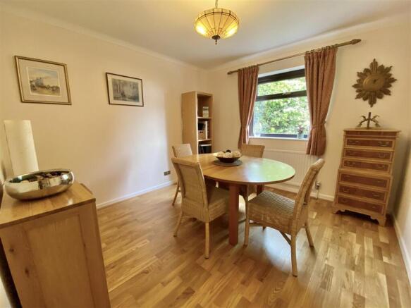 BEDROOM 4/DINING ROOM