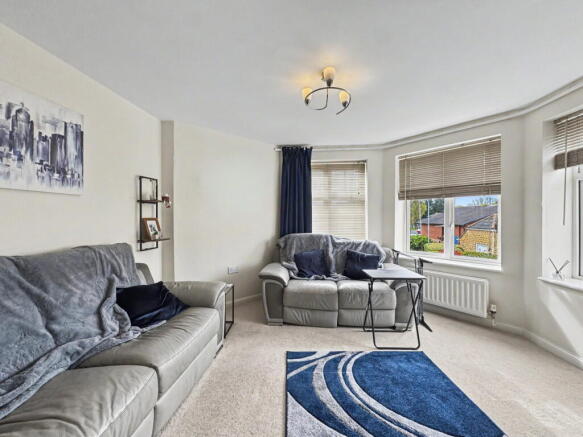 3 bed Apartment for sale Image 4