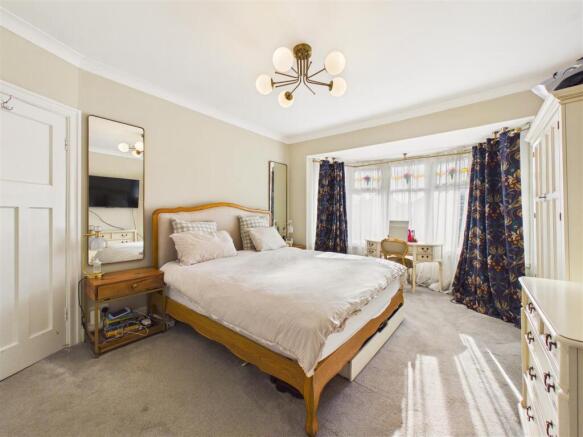 4 bed Semi-Detached for sale Image 11