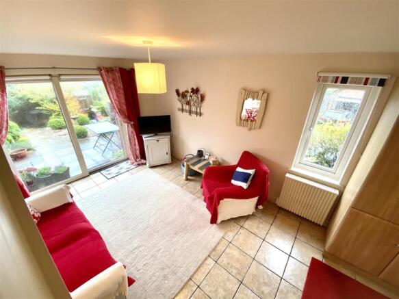 LIVING ROOM/KITCHEN