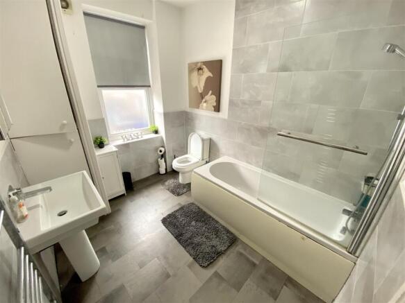 2 bed House for sale Image 8