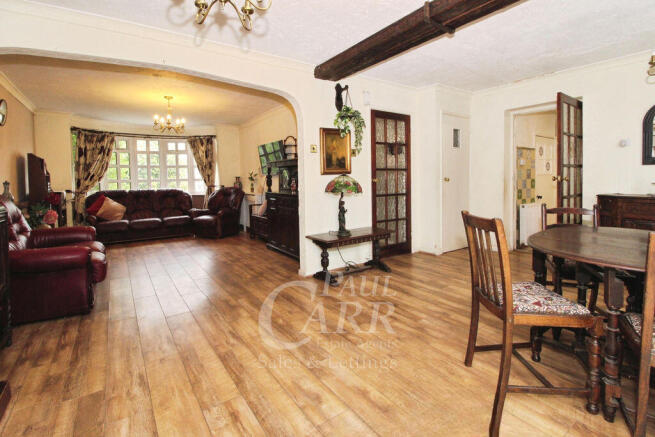 Lounge & Dining Area