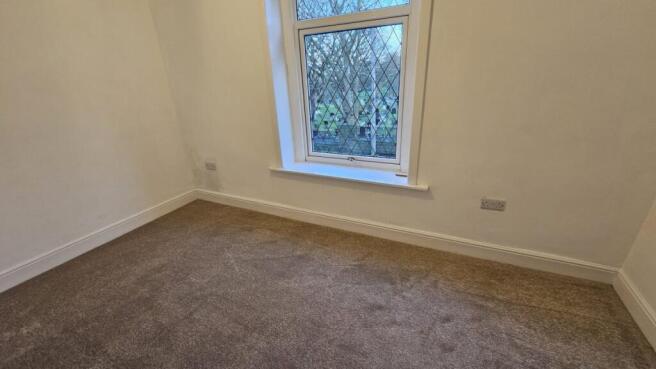 3 bed House to rent Image 6