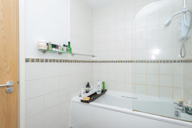 2 bed Flat for sale Image 10