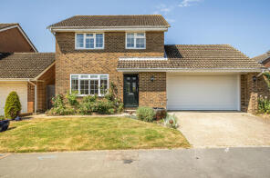 3, Turners Mead, Pulborough RH20 4JZ