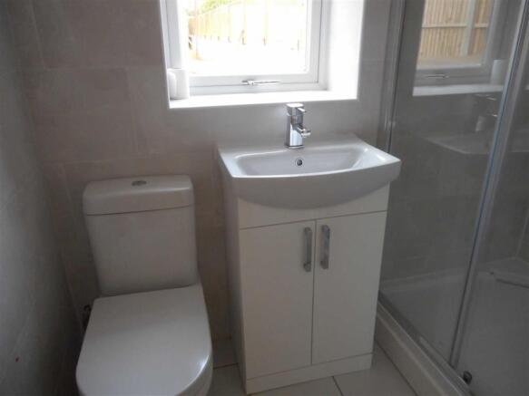 GUEST SHOWER ROOM