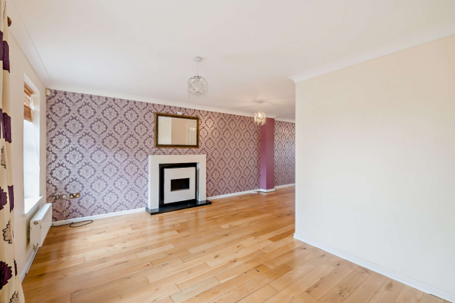 3 bed Town House for sale Image 9