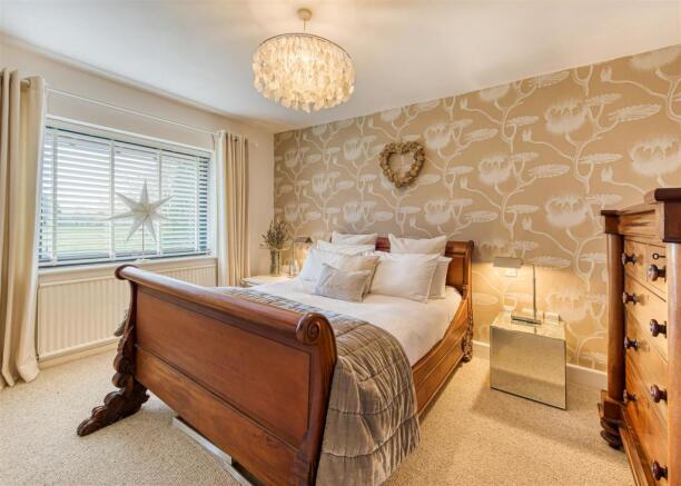 Grouse Lodge-bed2.jpg