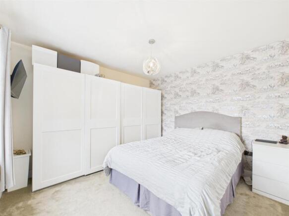 2 bed Semi-Detached Bungalow for sale Image 4
