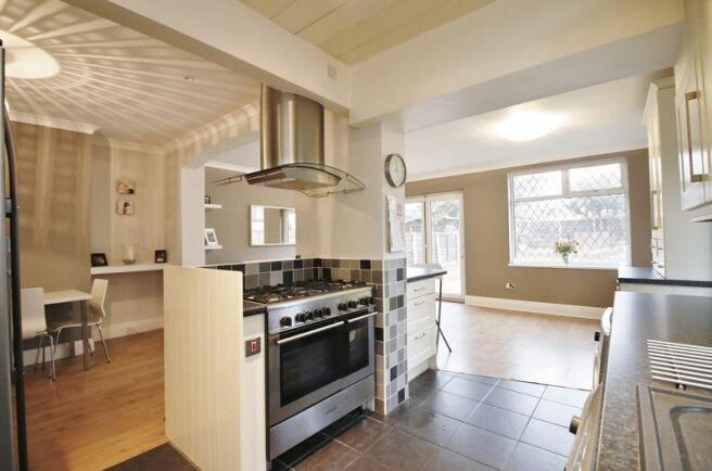 Kitchen / Dini...