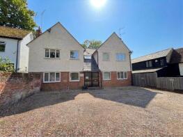 4, Lewis Court, Market Place, Dunmow CM6 1UR