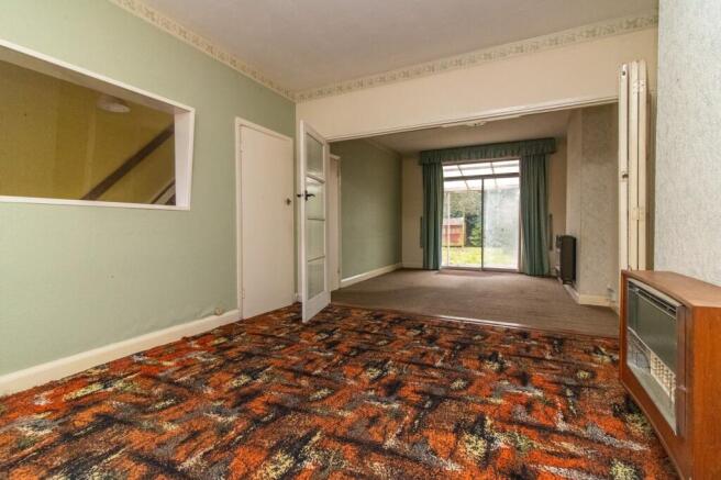 LOUNGE/DINING ROOM