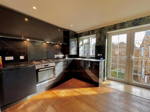 Kitchen ii.jpg