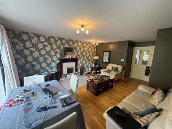 3 bed Semi-Detached for sale Image 9