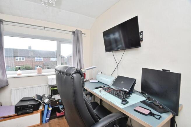 3 bed Semi-Detached for sale Image 9
