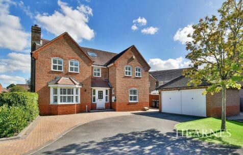 Casterbridge Road, Ferndown, BH22