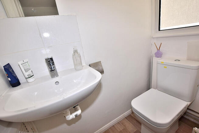 3 bed Semi-Detached for sale Image 12
