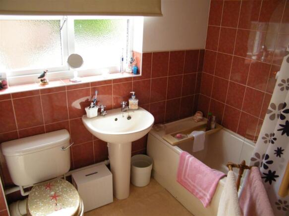 Bathroom.JPG